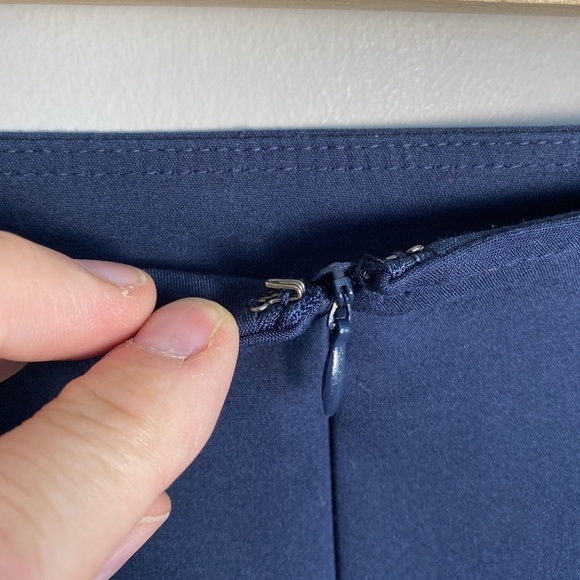 Alfani Women's Navy Straight Cut Midi /Mini Skirt 1/3 Zip Size 8‎ Professional - Picture 5 of 12